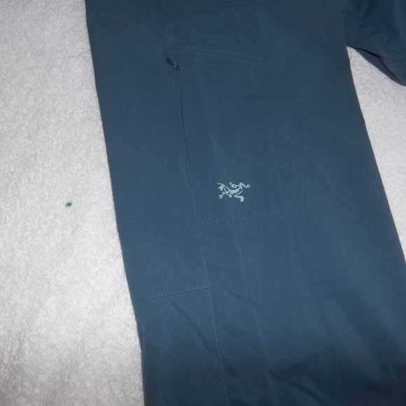 EUC Arc'teryx Women's Capris - Dark Blue - Picture 5 of 6